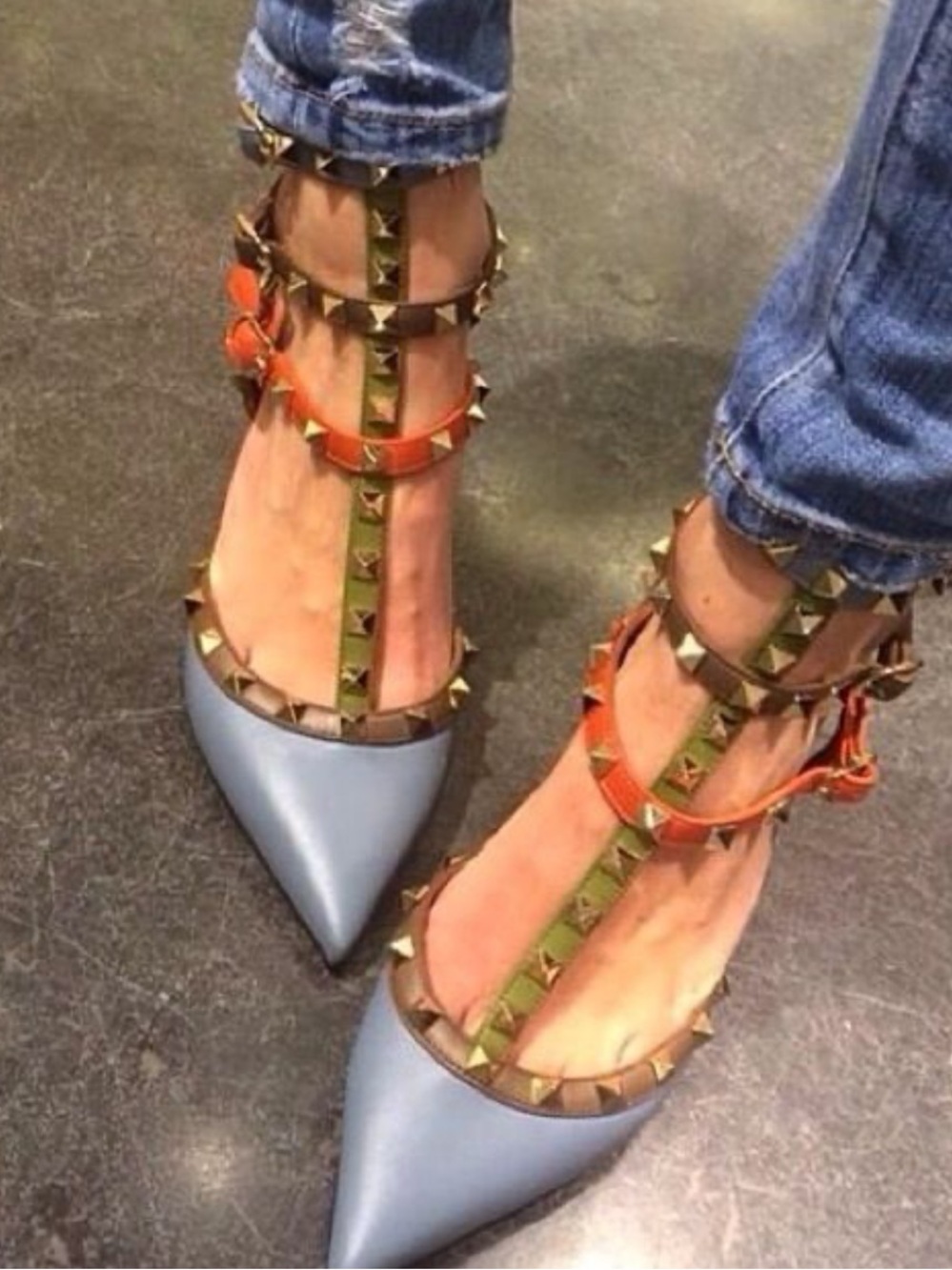 Valentino Garavani Rockstud with gold tone studs 100 MM